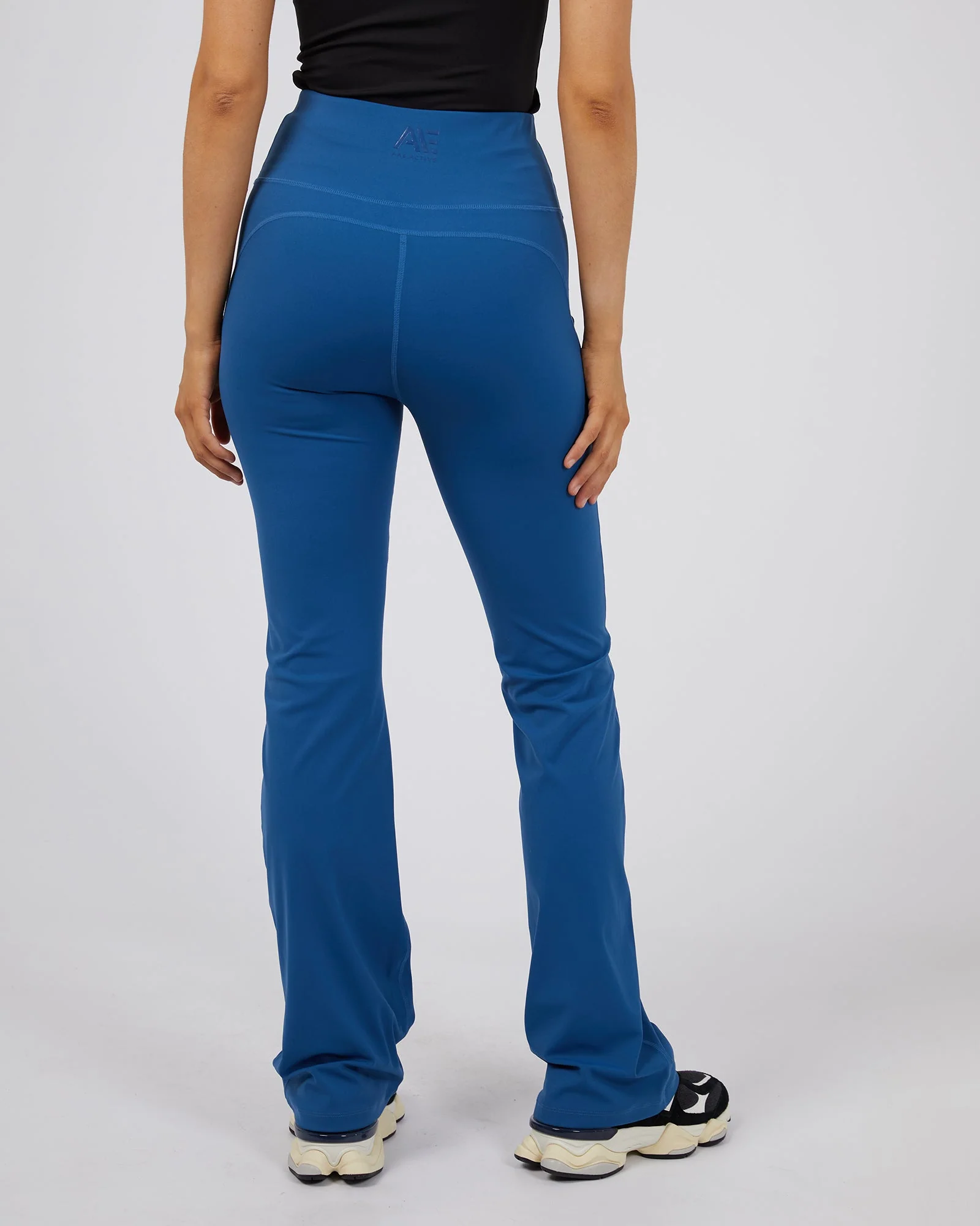 Active Flare Legging Navy - Image 3