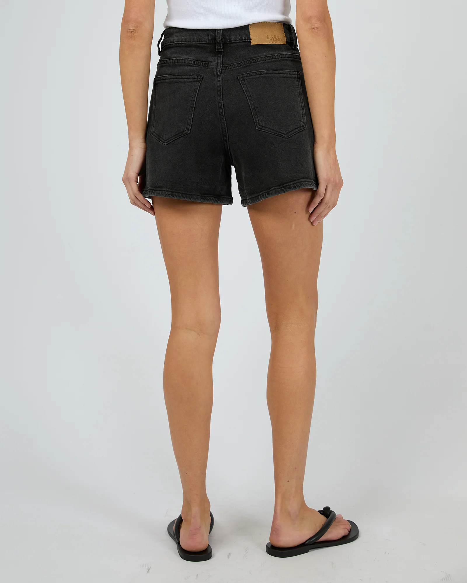 Kyia Short Comfort Washed Black - Image 3