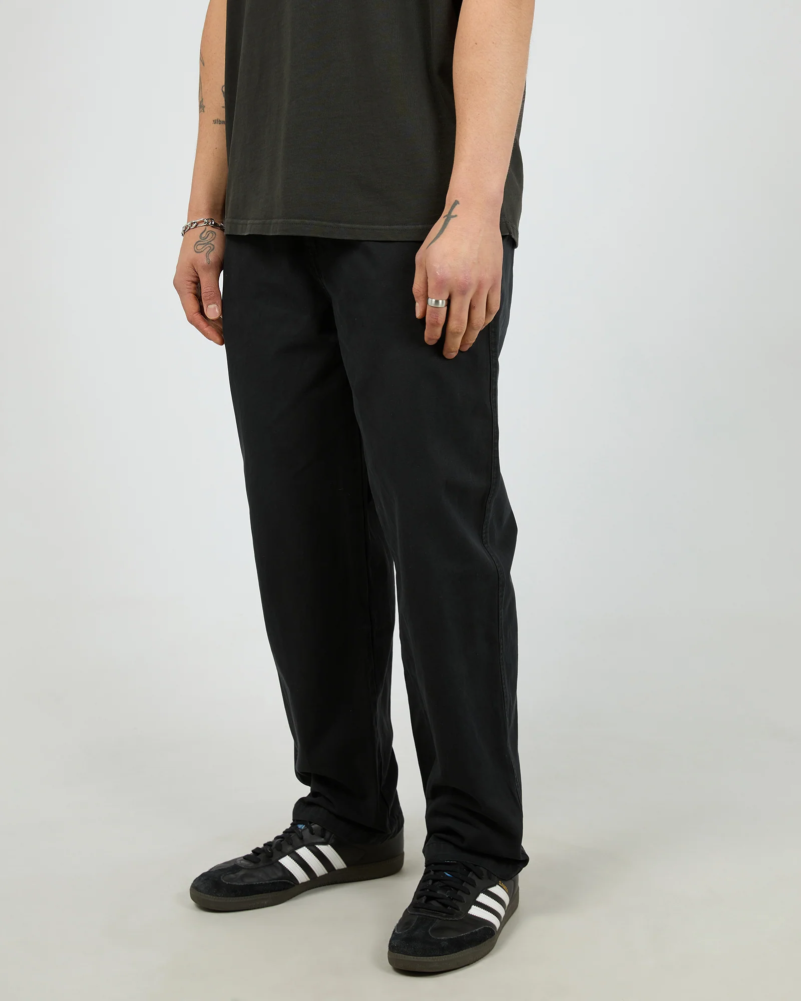 Relaxed Straight Chino Black - Image 4