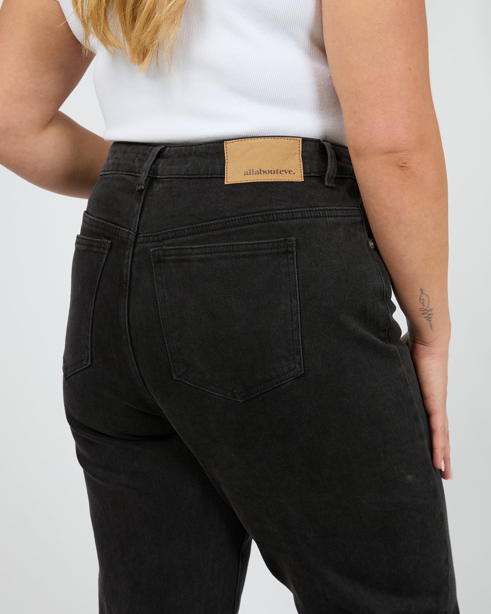 Skye Comfort Jean Washed Black - Image 11