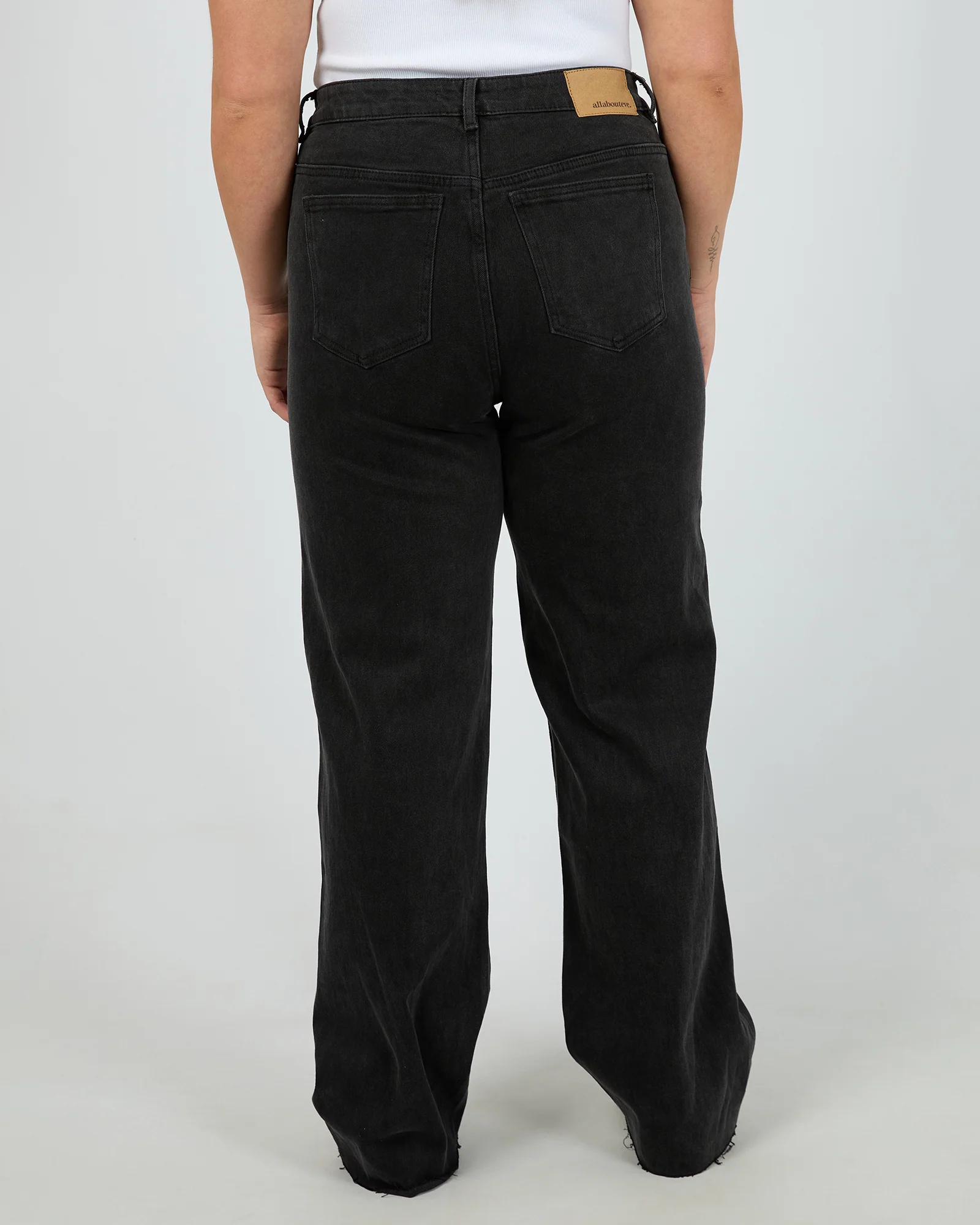 Skye Comfort Jean Washed Black - Image 9